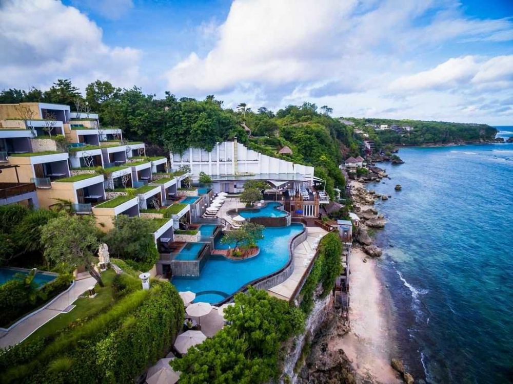 10 Daya Tarik Bali yang Menarik Hati Turis Mancanegara: Mengapa Bali Jadi Destinasi Favorit? 10 Daya Tarik Bali yang Menarik Hati Turis Mancanegara: Mengapa Bali Jadi Destinasi Favorit?