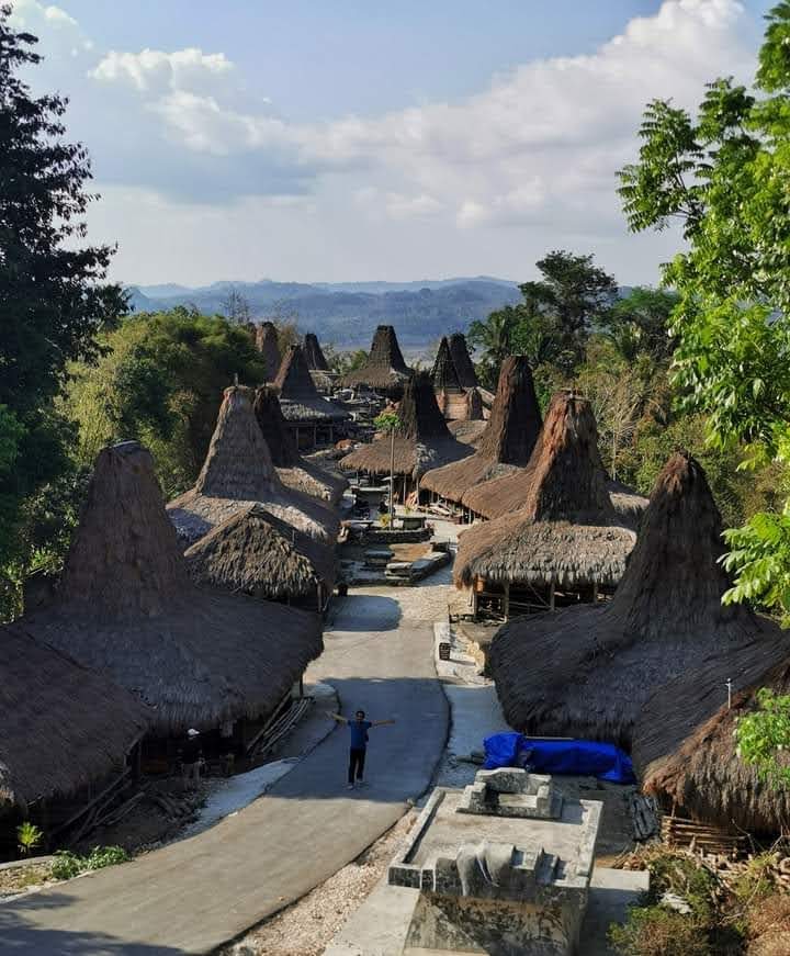 7 Tempat Rekomendasi Wisata di Sumba: Keindahan Alam dan Budaya yang Menakjubkan 7 Tempat Rekomendasi Wisata di Sumba: Keindahan Alam dan Budaya yang Menakjubkan