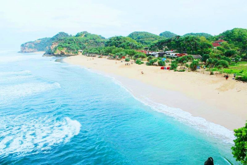 Mengarungi Ombak Pantai di Yogyakarta: 7 Tempat Pantai yang Wajib Dikunjungi Mengarungi Ombak Pantai di Yogyakarta: 7 Tempat Pantai yang Wajib Dikunjungi