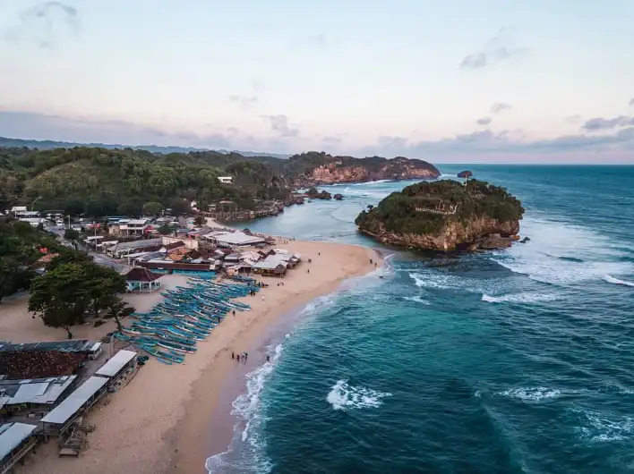 Mengarungi Ombak Pantai di Yogyakarta: 7 Tempat Pantai yang Wajib Dikunjungi Mengarungi Ombak Pantai di Yogyakarta: 7 Tempat Pantai yang Wajib Dikunjungi