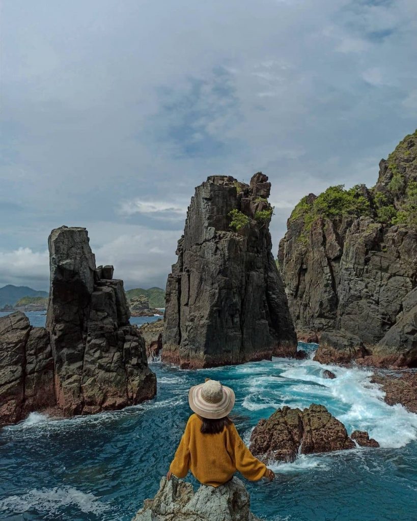Menikmati Keindahan Pantai Karang di Lombok: Wisata Bahari yang Tidak Boleh Dilewatkan Menikmati Keindahan Pantai Karang di Lombok: Wisata Bahari yang Tidak Boleh Dilewatkan