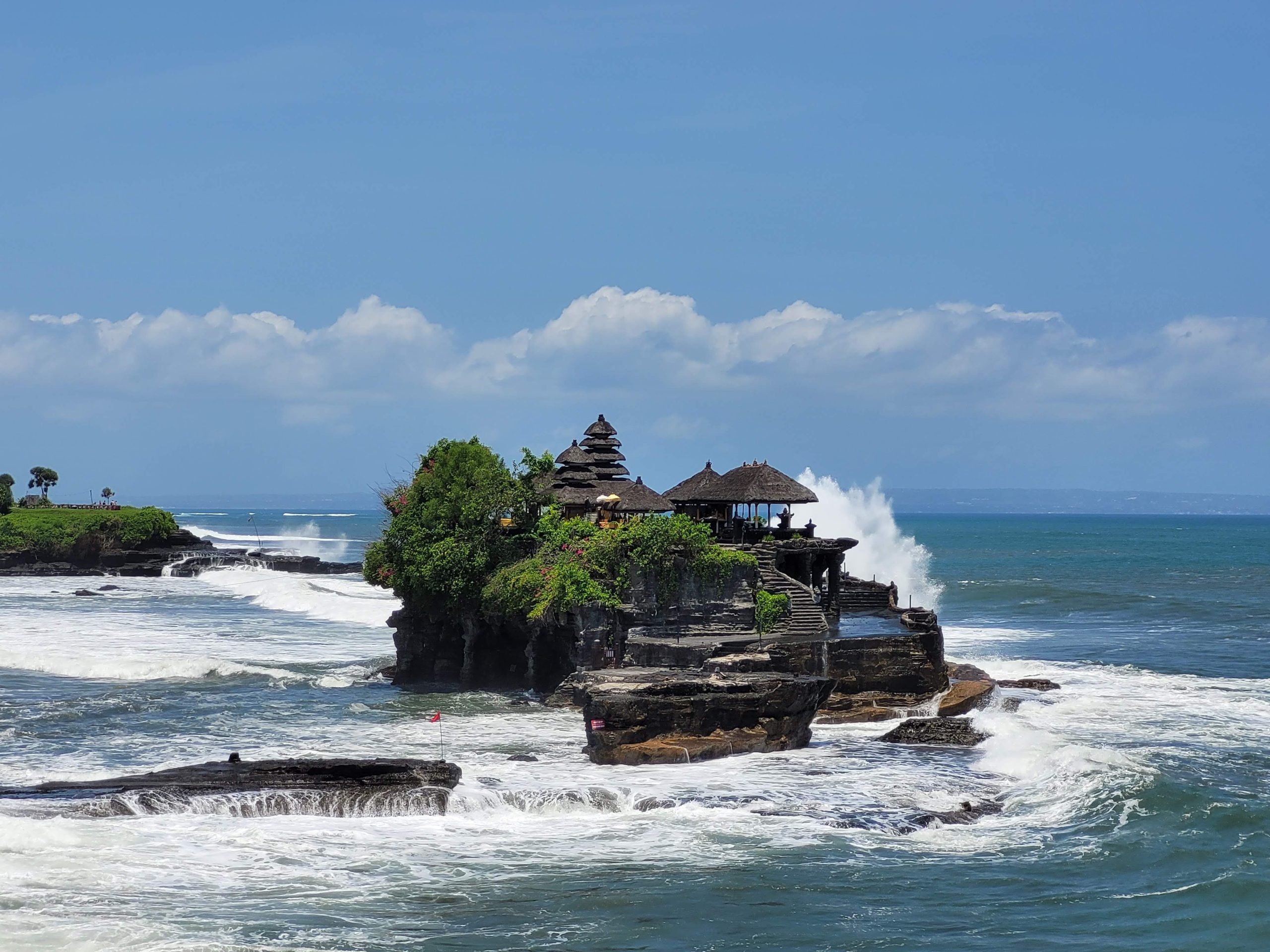 Menjelajahi Keindahan Bali: Menyusuri 7 Pura Terindah yang Wajib Dikunjungi Menjelajahi Keindahan Bali: Menyusuri 7 Pura Terindah yang Wajib Dikunjungi