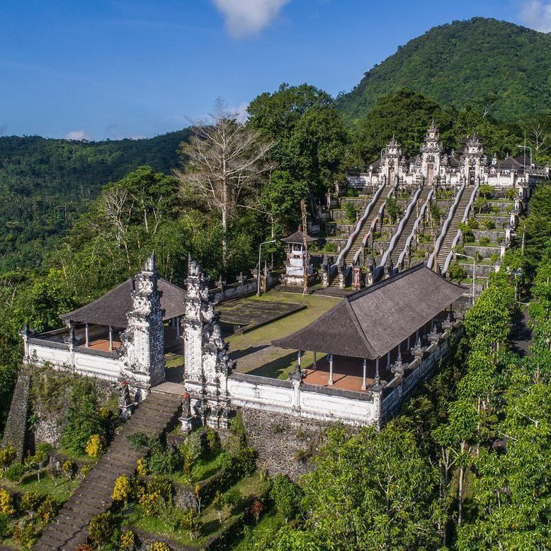 Menjelajahi Keindahan Bali: Menyusuri 7 Pura Terindah yang Wajib Dikunjungi Menjelajahi Keindahan Bali: Menyusuri 7 Pura Terindah yang Wajib Dikunjungi